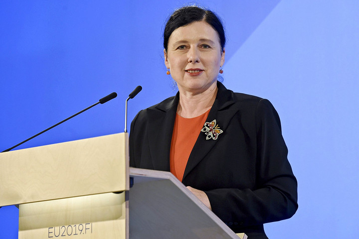 Fotó: AFP Jourová nem akar Timmermans lenni