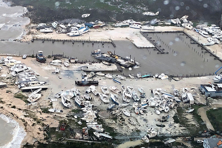 Humanitárius katasztrófa fenyeget a Bahamákon