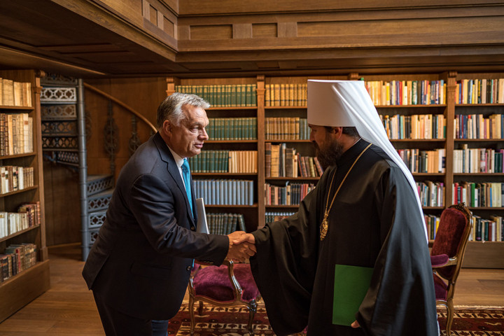 Fotó: MTI/Miniszterelnöki Sajtóiroda Az Orosz Ortodox Egyház külügyi vezetőjét fogadta Orbán Viktor