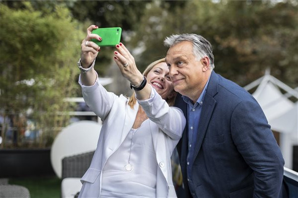 Fotó: MTI/Miniszterelnöki Sajtóiroda Olaszországban ünnepelték Orbán Viktort