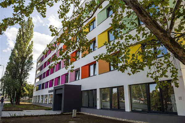 Fotó: MTI/Bodnár Boglárka Átadták a kollégiummá alakított MÁV-szállót