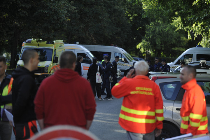 Fotó: MTI/Mihádák Zoltán Hatástalanították a Móricz Zsigmond körtér közelében talált bombát