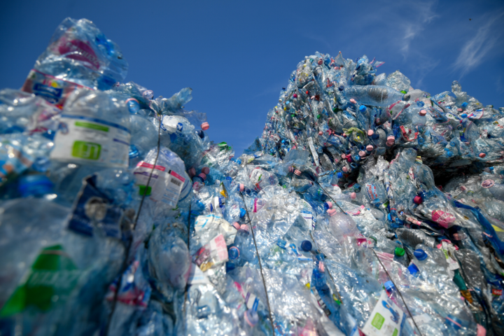 Júliustól elindul az új hulladékgazdálkodás, és a gyártóknál a szennyező fizet elve + VIDEÓ