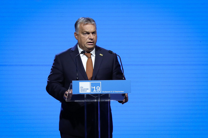 Fotó: MH/Purger Tamás Orbán: Magyarország készen áll, hogy a digitalizálódó világgazdaság egyik sikertörténete legyen