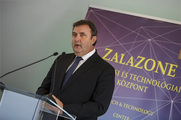 Fotó: MTI / Varga György Palkovics: Magyarország meghatározóvá válik a járműipari fejlesztések területén