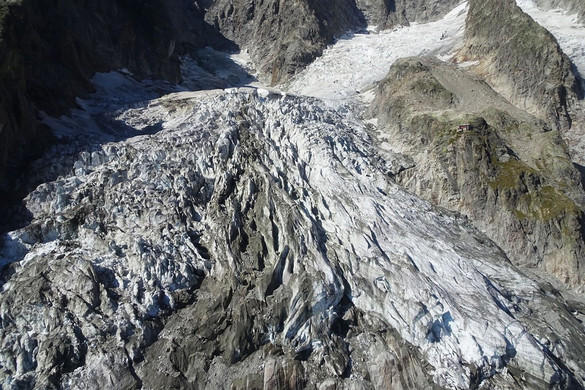 Holtan találták egy himalájai gleccserszakadékban Hilaree Nelson Guinness-rekorder síalpinistát