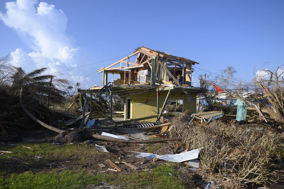 Trópusi vihar csapott le a hurrikán sújtotta Bahamákra