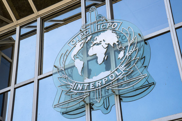 Interpol: Terroristák is átkelhetnek a Földközi-tengeren