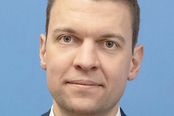 Menczer: Magyarország Kelet és Nyugat együttműködésén dolgozik