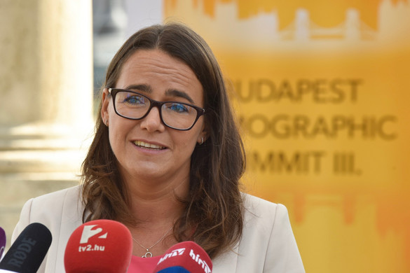 Novák Katalin: Nő a házasságkötési és a gyermekvállalási kedv