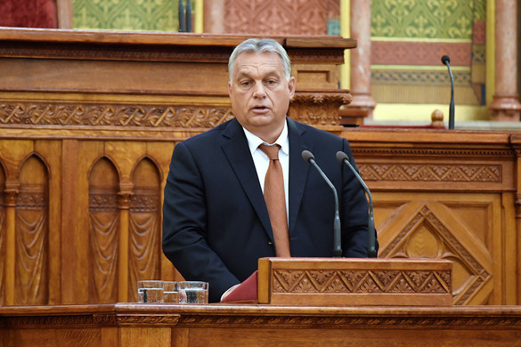 Orbán Viktor:  A magyarok sosem felejtik el, aki visszaszolgáltatta a Szent Koronát