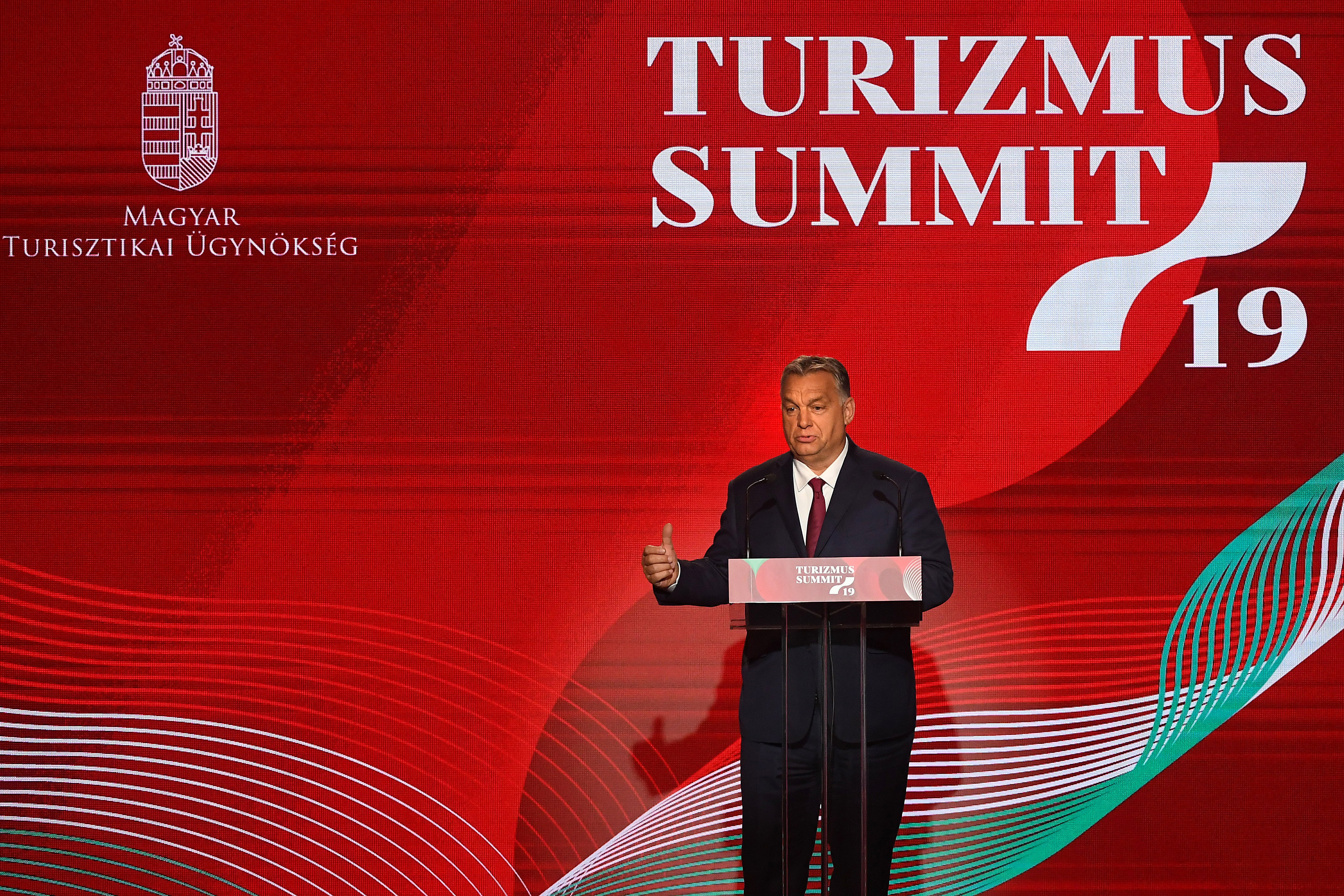 Orbán: A turizmus a hazaszeretet kifejezésének egyik formája