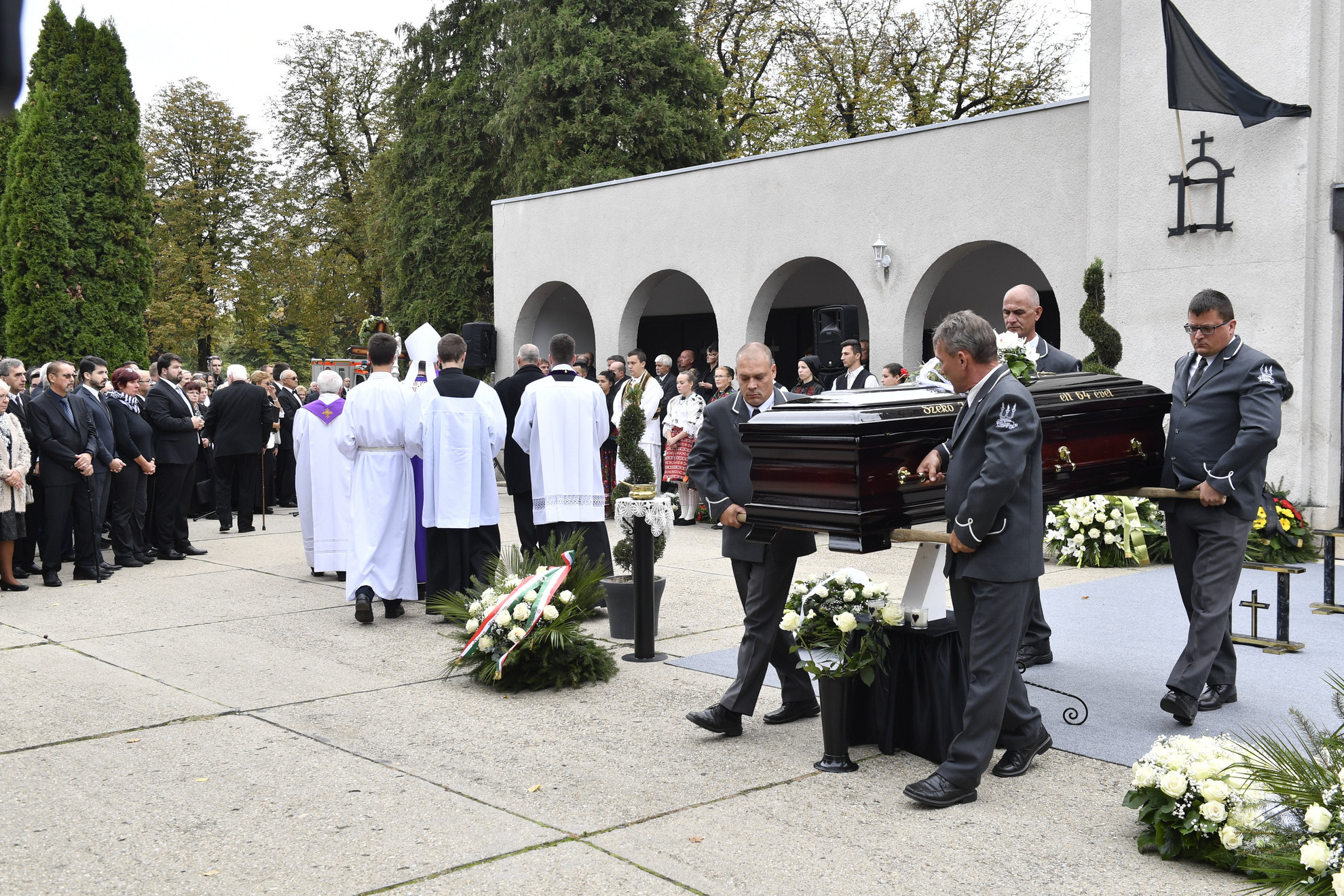 Szekó József (Fidesz-KDNP), Mohács tragikusan elhunyt polgármesterének temetése a mohácsi katolikus temetőben 2019. október 5-én