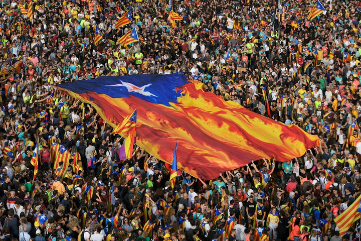 Több mint félmillióan vonultak utcára Barcelonában