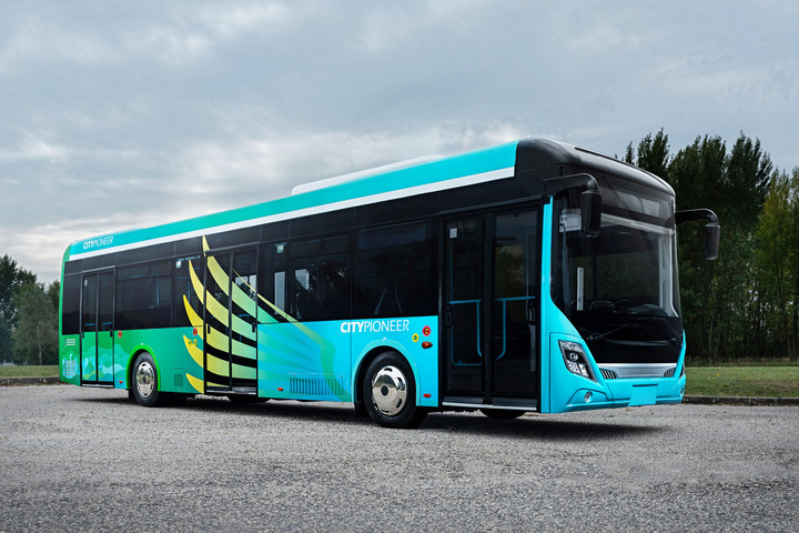 Fotó: Baksa Gábor Az Ikarus új busza nekivágott a nagyvilágnak