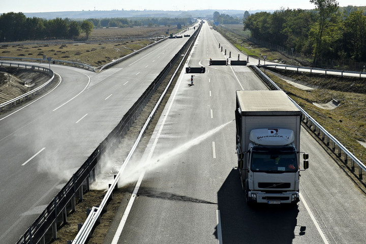 Fotó: MTI/Koszticsák Szilárd Elkészült az M4-es újabb szakasza