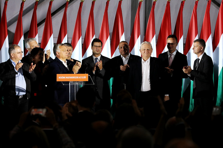Nézőpont: Továbbra is a Fidesz-KDNP a legnépszerűbb politikai pártszövetség