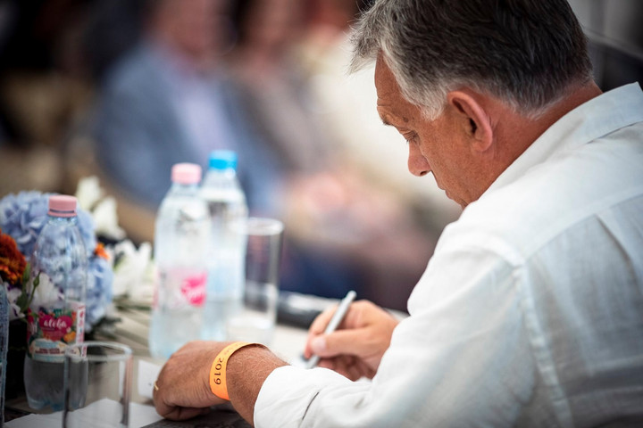 Fotó: Orbán Viktor Facebook-oldala Orbán Viktor levelet írt a fideszes önkormányzati képviselőknek