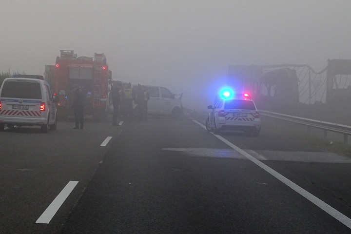 Fotó: MTI/Donka Ferenc Hét ember halt meg balesetben az M5-ös autópályán
