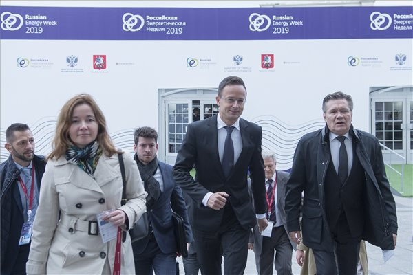 Szijjártó Péter: Elfogadtuk a paksi bővítés tervét