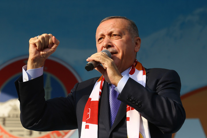 Erdogan: Amikor eljön az ideje, Ankara megnyitja kapuit a menekültek előtt Európa felé