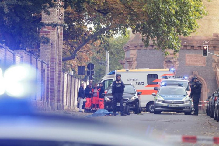 Fotó: Bild/Steffen Schellhorn Berlin: Szélsőjobboldali terrorcselekmény volt a zsinagóga elleni támadás