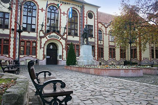 Fotó: MH A pesterzsébeti DK és MSZP első dolga az volt, hogy megemelték a saját fizetésüket