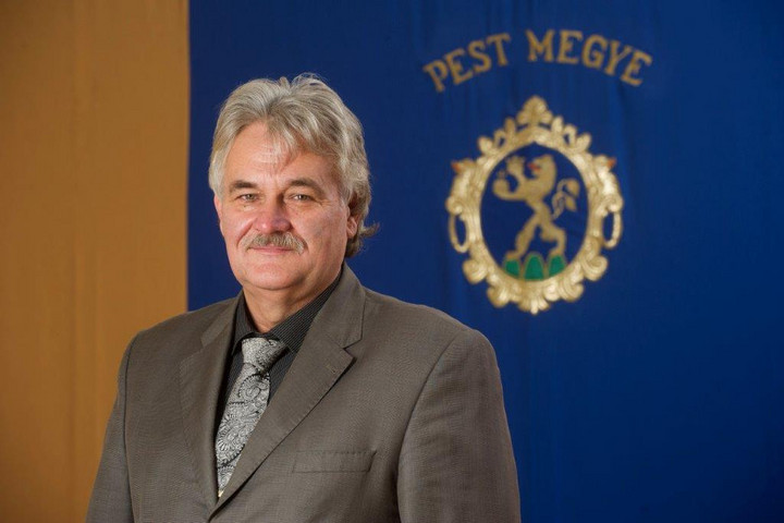 Fotó: pestmegye.hu Újra Szabó István a Pest megyei közgyűlés elnöke