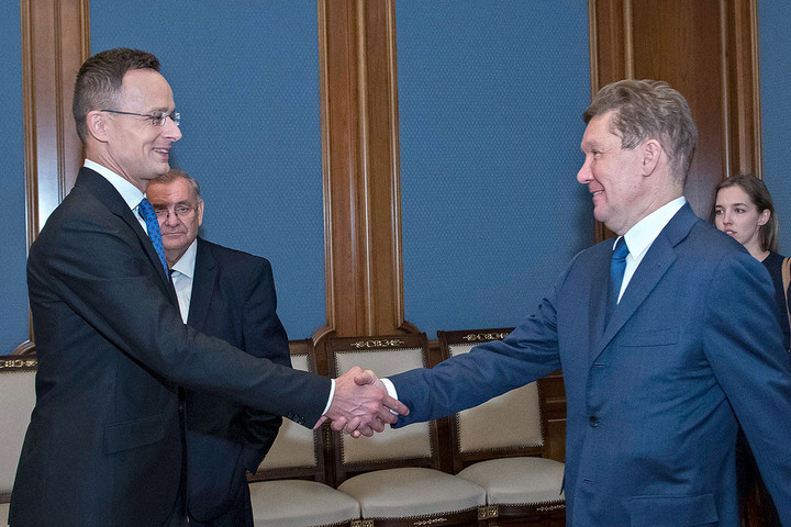 Fotó: MTI/KKM/Burger Zsolt Fontos megállapodások aláírására készül a kormány Vlagyimir Putyinnal budapesti látogatása során