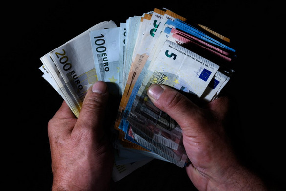 Havi száz eurót adna a középosztálybelieknek egy német gazdaságkutató
