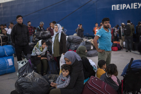 Hatvanezer migráns jutott be Görögországba és tart Közép-Európa felé