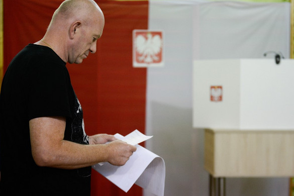 Győzött a Jog és Igazságosság párt a lengyel parlamenti választásokon