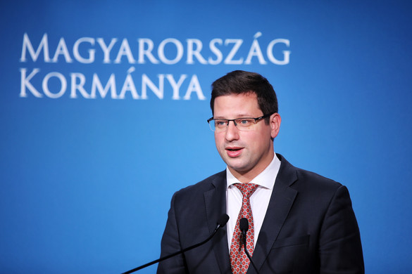 Gulyás: A kormány továbbra is elutasítja a kötelező kvótát