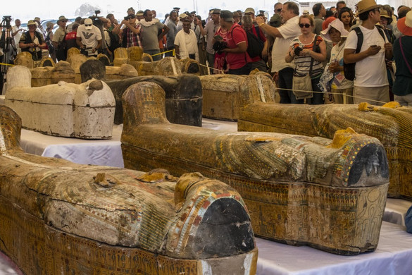 Harminc darab 3000 éves szarkofágra bukkantak Luxorban