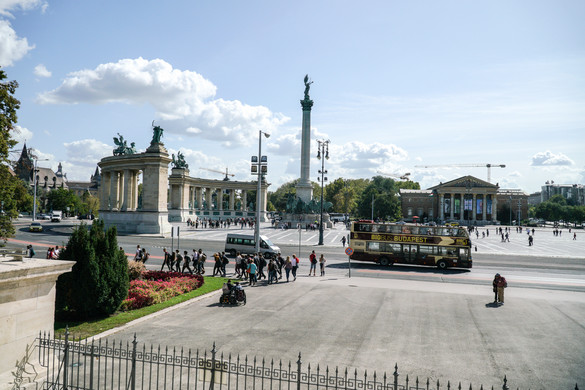 Forgalomkorlátozások lesznek a Hősök terén a Nemzeti vágta miatt