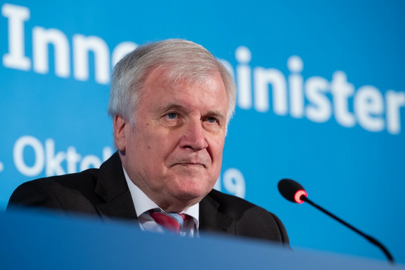 Eljárás indulhat Seehofer ellen