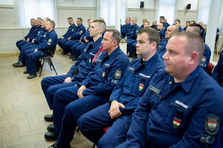 Újabb magyar rendőrök segítik Észak-Macedónia és Szerbia határőrizetét