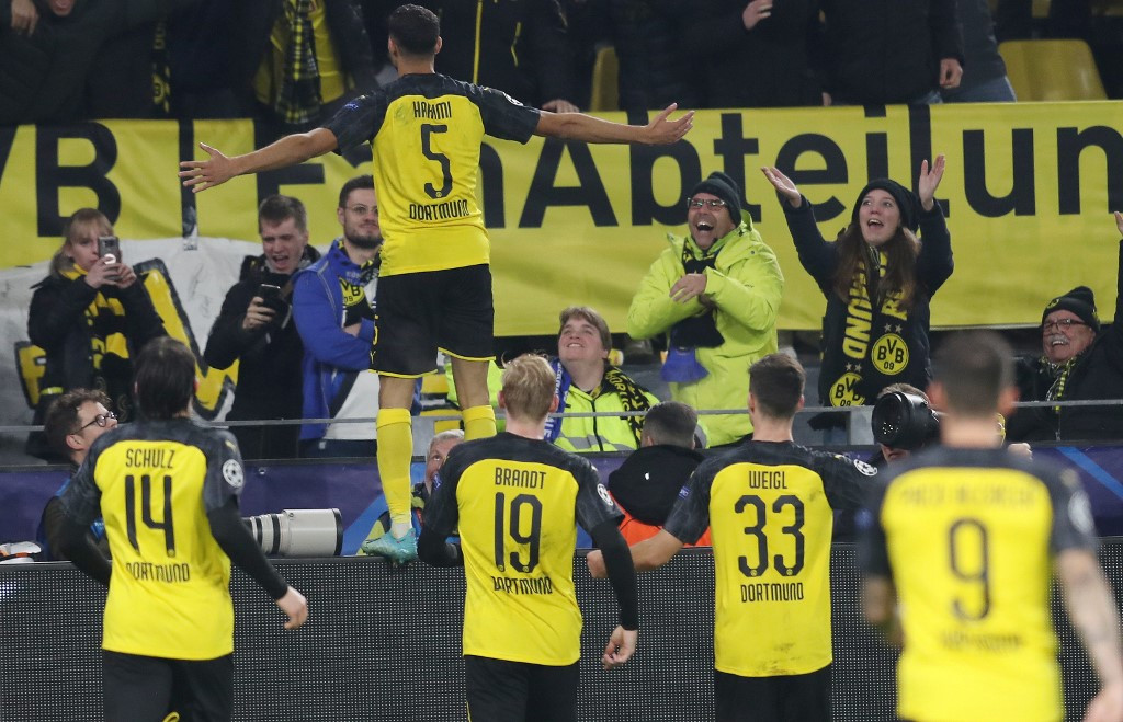 Fotó: AFP / DPA PICTURE-ALLIANCE A Dortmund szélsője, Achraf Hakimi második és egyben győztes gólját ünnepli a kedd esti Bajnokok Ligája csoportmérkőzés negyedik fordulójában