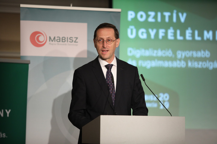 Fotó: MH / Bodnár Patrícia Varga Mihály: A magyar gazdaság segíti a biztosítási szektor fejlődését
