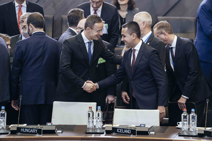 Fotó: MTI/KKM/Borsos Mátyás Szijjártó: Magyarország egyharmadával növeli katonáinak számát a NATO misszióiban