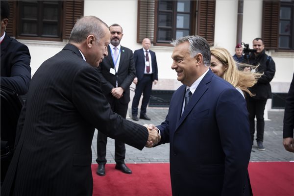 Fotó: MTI / Miniszterelnöki Sajtóiro Erdogan Budapesten