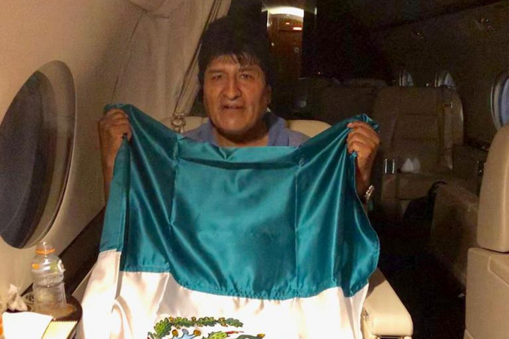 Fotó: Twitter Morales Mexikóba menekült