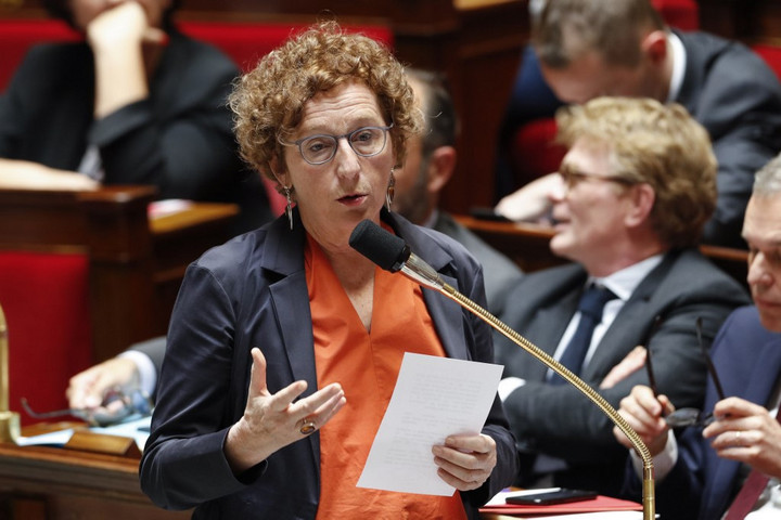 Kvótarendszerrel szabályozná a gazdasági migrációt a francia kormány