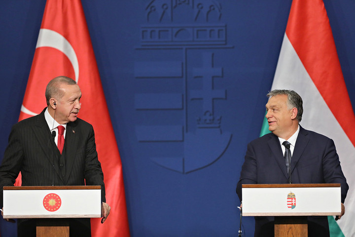 Index - Külföld - Orbán Viktor a török elnökkel töltötte a vasárnap estét