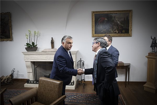 Fotó: MTI/Miniszterelnöki Sajtóiroda Az államnak segítenie kell a nemzeti és családi közösségek megerősítését