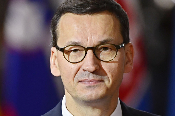 Morawiecki: Az EU-nak új pénzeszközöket kell bevetnie a járvány elleni harcban