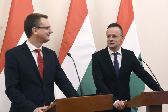 Szijjártó: Legyen nemzetközi emléknapja a kommunista diktatúrák áldozatainak