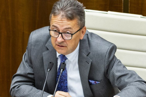 Lemondott posztjáról a szlovák parlament egyik alelnöke