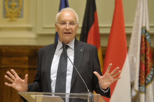 Edmund Stoiber: A legfontosabb feladat, hogy összetartsuk Európát
