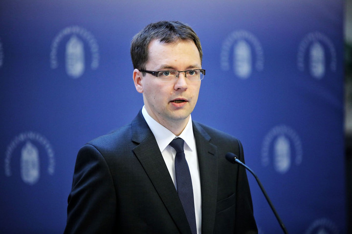 Fotó: MH Jövőre könnyebb lesz az adóbevallás elkészítése